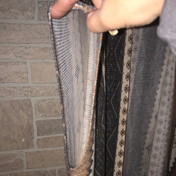 ✅Honeyme Curvy Chic Vibes Poncho Style Sweater - Picture 2 of 7